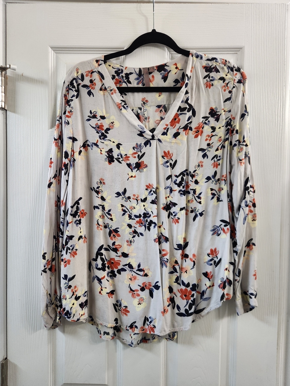Cream Floral V-Neck Long-Sleeve Blouse